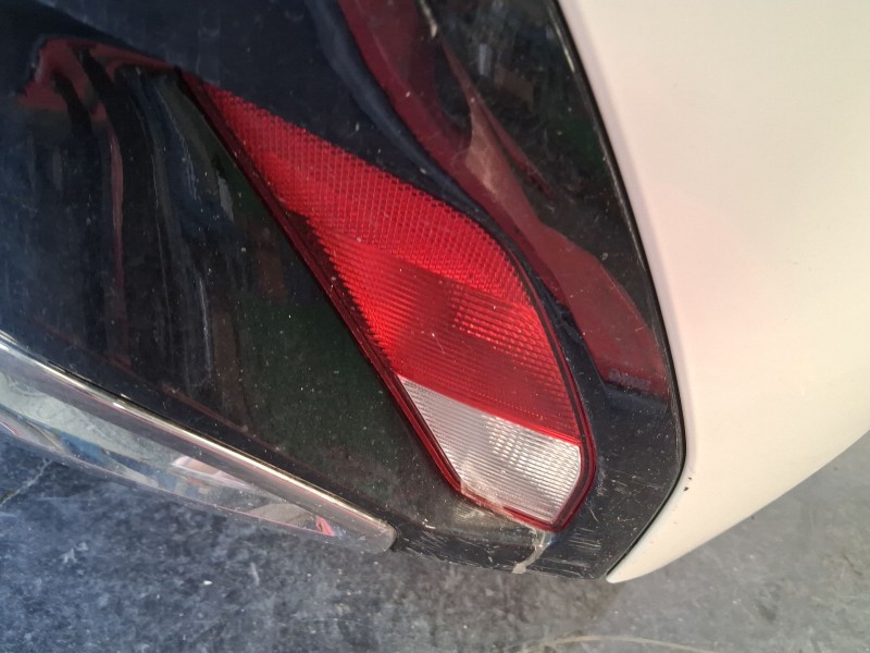 Recambio de piloto trasero derecho paragolpes para peugeot 308 iii (fb_, fh_, fp_, f3_, fm_) bluehdi 130 (fbyhzl, fbyhzt) refere