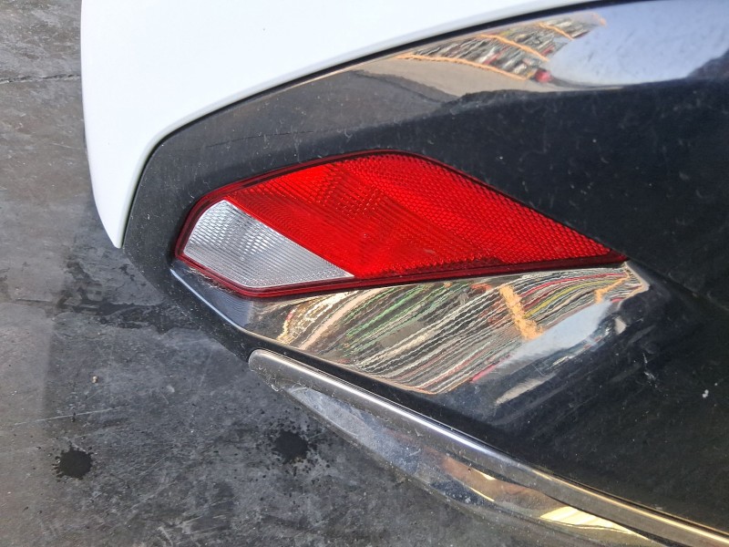 Recambio de piloto trasero izquierdo paragolpes para peugeot 308 iii (fb_, fh_, fp_, f3_, fm_) bluehdi 130 (fbyhzl, fbyhzt) refe