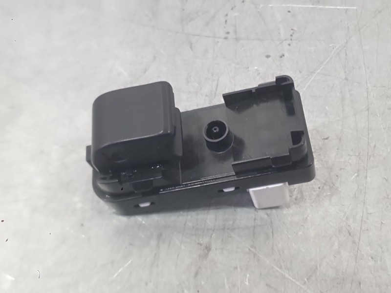 Recambio de mando elevalunas trasero derecho para mazda 2 hatchback (dl, dj) 1.5 skyactiv-g referencia OEM IAM D09H66370  