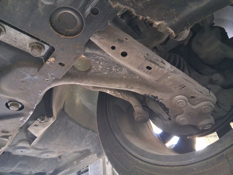Recambio de brazo suspension inferior delantero izquierdo para peugeot 308 iii (fb_, fh_, fp_, f3_, fm_) bluehdi 130 (fbyhzl, fb