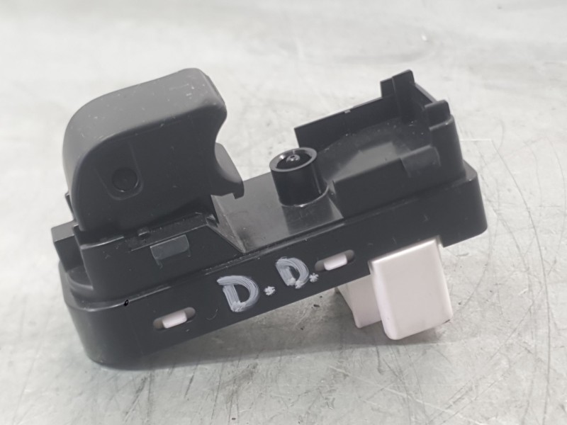 Recambio de mando elevalunas delantero derecho para mazda 2 hatchback (dl, dj) 1.5 skyactiv-g referencia OEM IAM D09H66370  