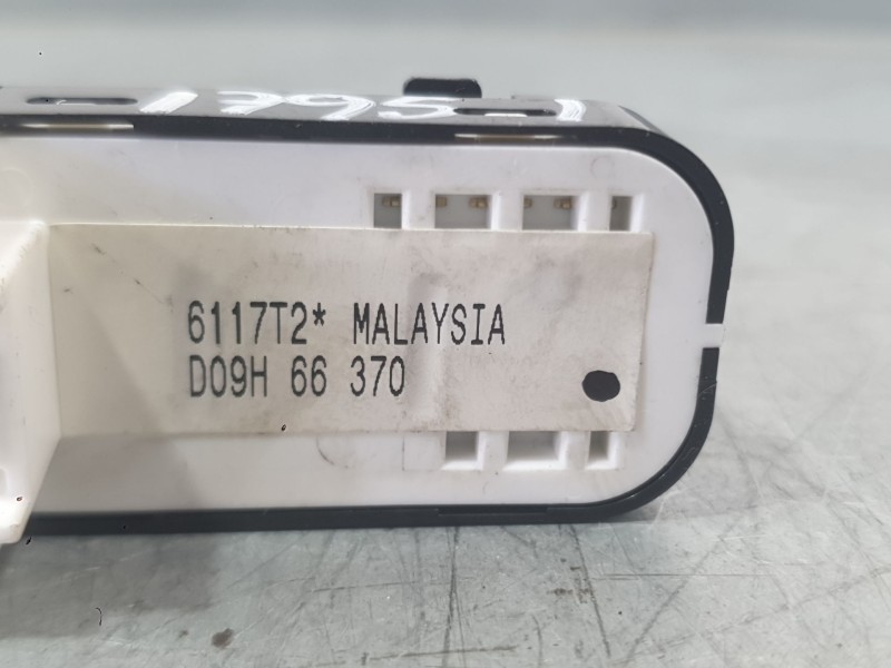 Recambio de mando elevalunas delantero derecho para mazda 2 hatchback (dl, dj) 1.5 skyactiv-g referencia OEM IAM D09H66370  