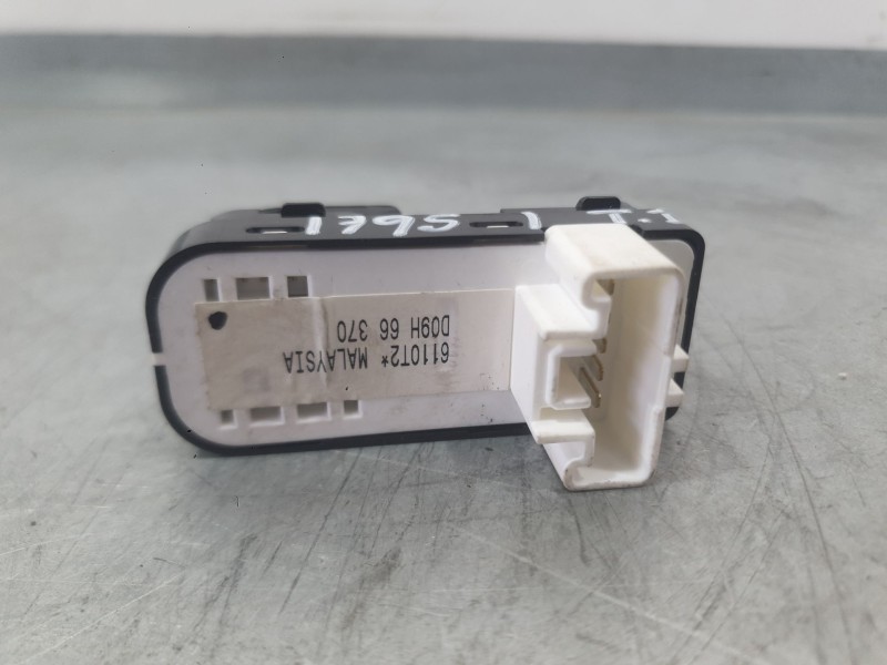 Recambio de mando elevalunas trasero izquierdo para mazda 2 hatchback (dl, dj) 1.5 skyactiv-g referencia OEM IAM D09H66370  