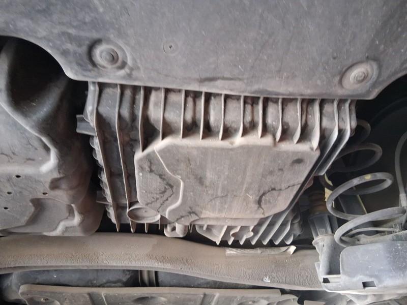 Recambio de deposito adblue para peugeot 308 iii (fb_, fh_, fp_, f3_, fm_) bluehdi 130 (fbyhzl, fbyhzt) referencia OEM IAM 98260