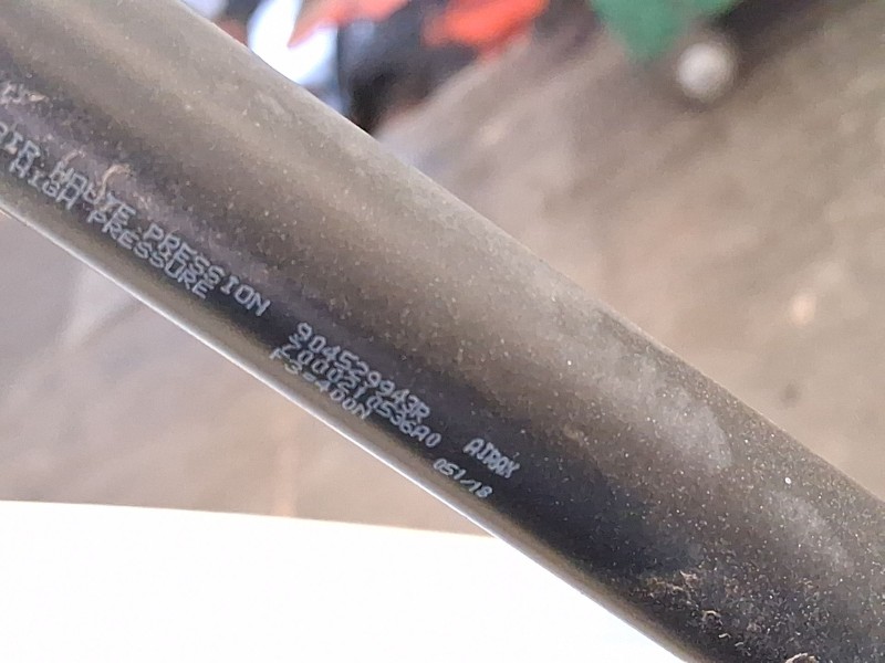Recambio de amortiguadores maletero / porton para dacia sandero ii (b8_) tce 90 (b8m1, b8ma) referencia OEM IAM   