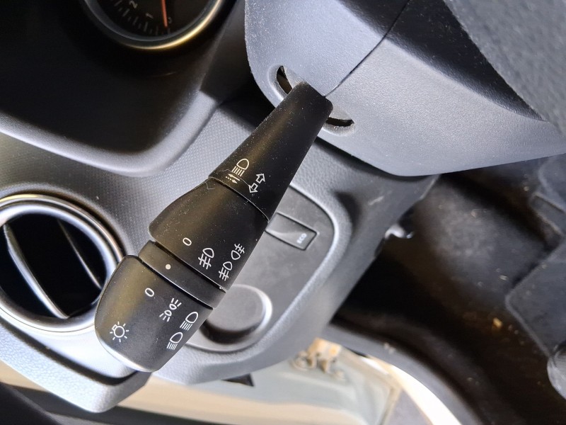 Recambio de mando luces y limpia para dacia sandero ii (b8_) tce 90 (b8m1, b8ma) referencia OEM IAM   