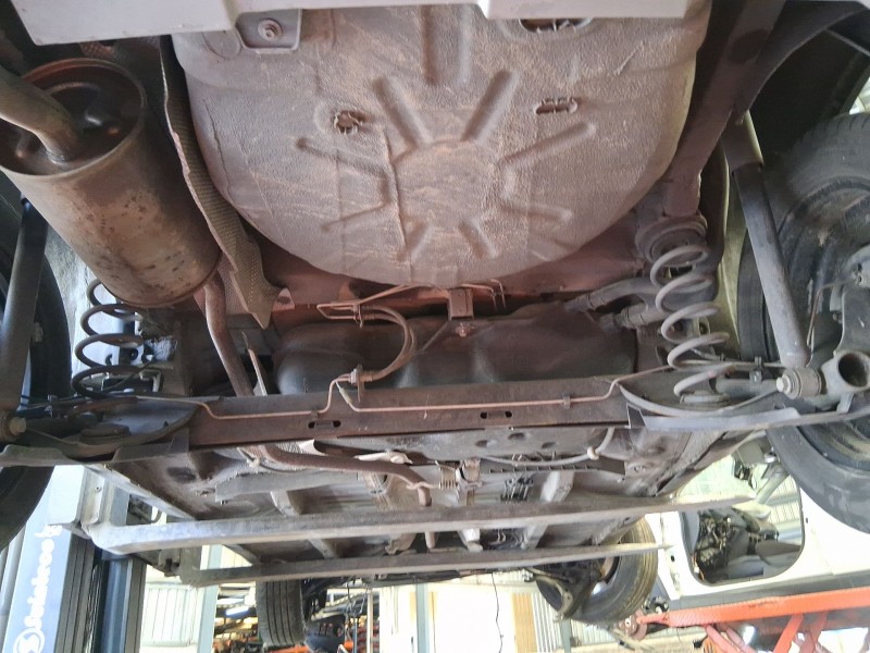 Recambio de puente trasero para dacia sandero ii (b8_) tce 90 (b8m1, b8ma) referencia OEM IAM 555016394R TAMBOR C/ABS Y 4 TORNIL