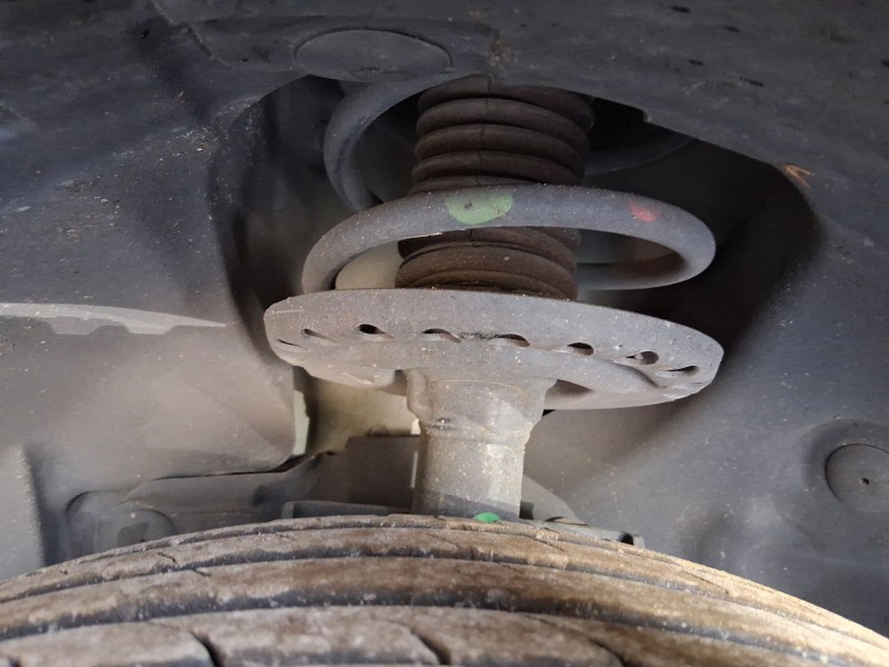 Recambio de amortiguador delantero izquierdo para renault zoe (bfm_) zoe referencia OEM IAM 543027411R  
