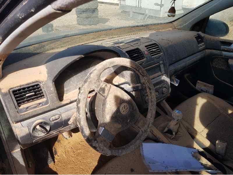 volkswagen golf v berlina (1k1) del año 2007