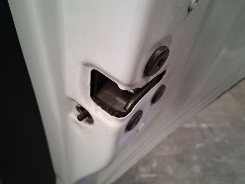 Recambio de cerradura puerta trasera derecha para renault zoe (bfm_) zoe referencia OEM IAM 825029694R  