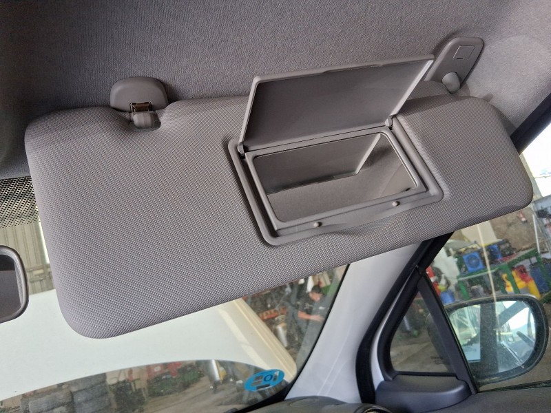 Recambio de parasol derecho para renault zoe (bfm_) zoe referencia OEM IAM 964000633R  