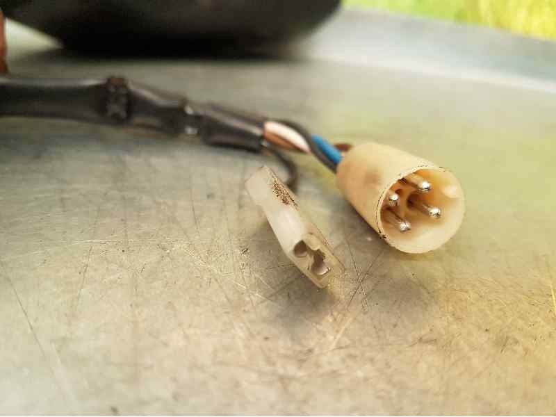 Recambio de retrovisor derecho para saab 9000 cd 2.3-16 cdi referencia OEM IAM 9661364 2 CLAVIJAS, 4 Y 1 CABLES ELECTRICO-SIN CR