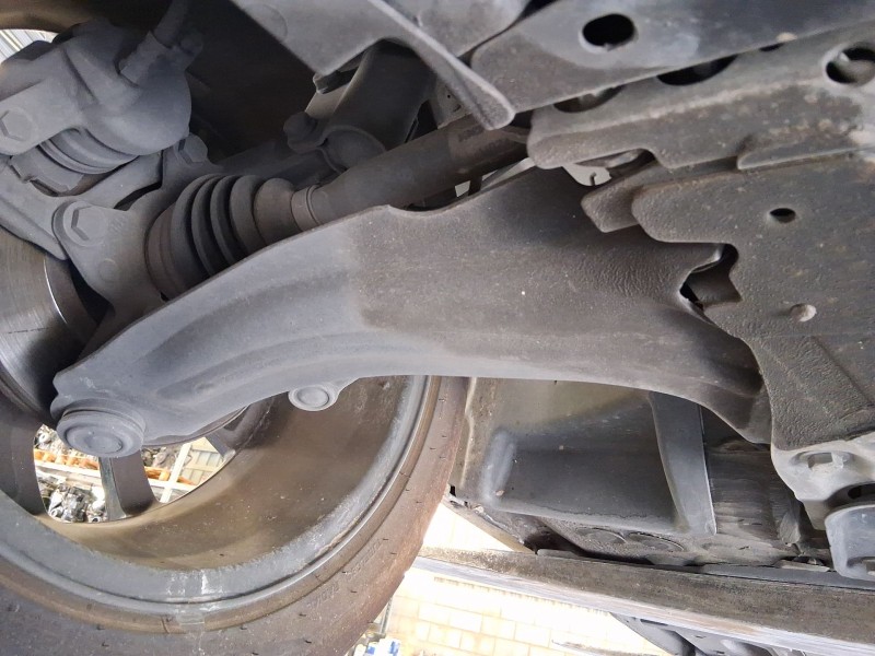 Recambio de brazo suspension inferior delantero derecho para renault zoe (bfm_) zoe referencia OEM IAM 545046162R  