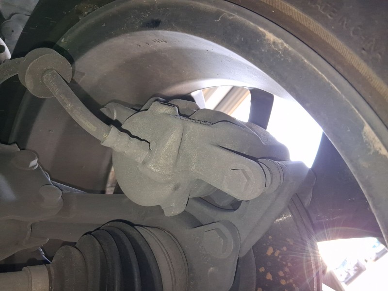 Recambio de pinza freno delantera izquierda para renault zoe (bfm_) zoe referencia OEM IAM 7701208332  