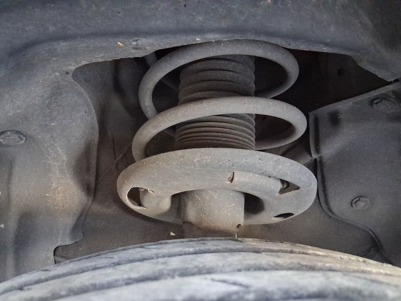 Recambio de amortiguador delantero izquierdo para mazda 3 (bm, bn) 2.0 referencia OEM IAM BHS234900A  
