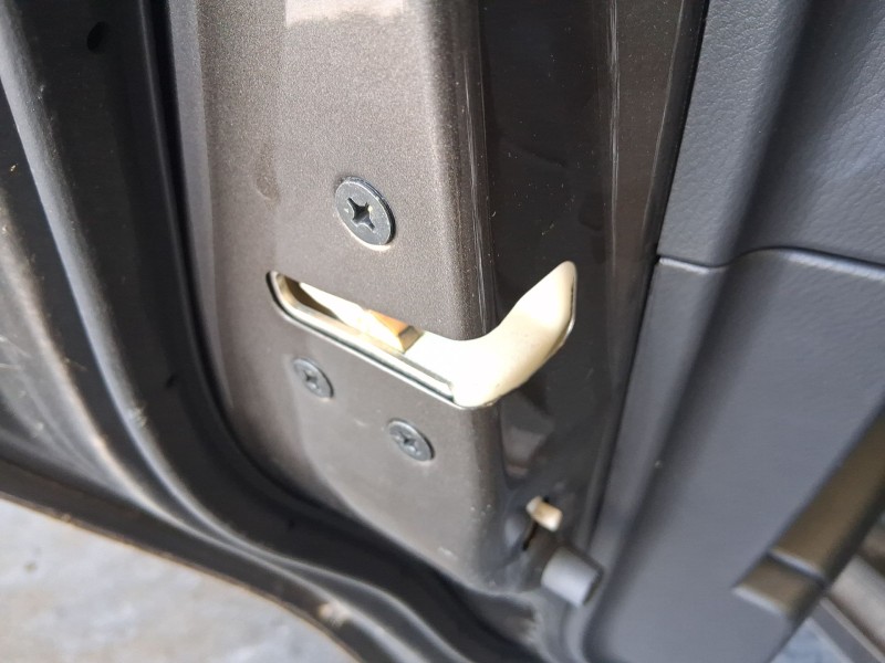 Recambio de cerradura puerta trasera izquierda para mazda 3 (bm, bn) 2.0 referencia OEM IAM BHS273310B  