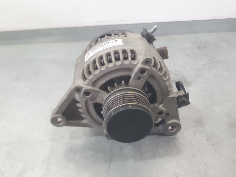 Recambio de alternador para hyundai tucson (tl, tle) 1.7 crdi referencia OEM IAM 373002A700  