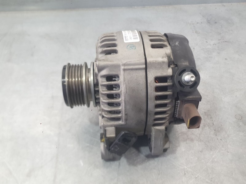 Recambio de alternador para hyundai tucson (tl, tle) 1.7 crdi referencia OEM IAM 373002A700  