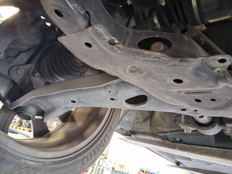 Recambio de brazo suspension inferior delantero derecho para mazda 3 (bm, bn) 2.0 referencia OEM IAM B45A34300E  