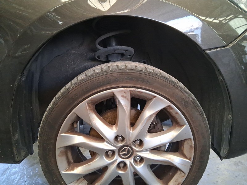 Recambio de plastico pase rueda del. dch. para mazda 3 (bm, bn) 2.0 referencia OEM IAM B45A56130C  