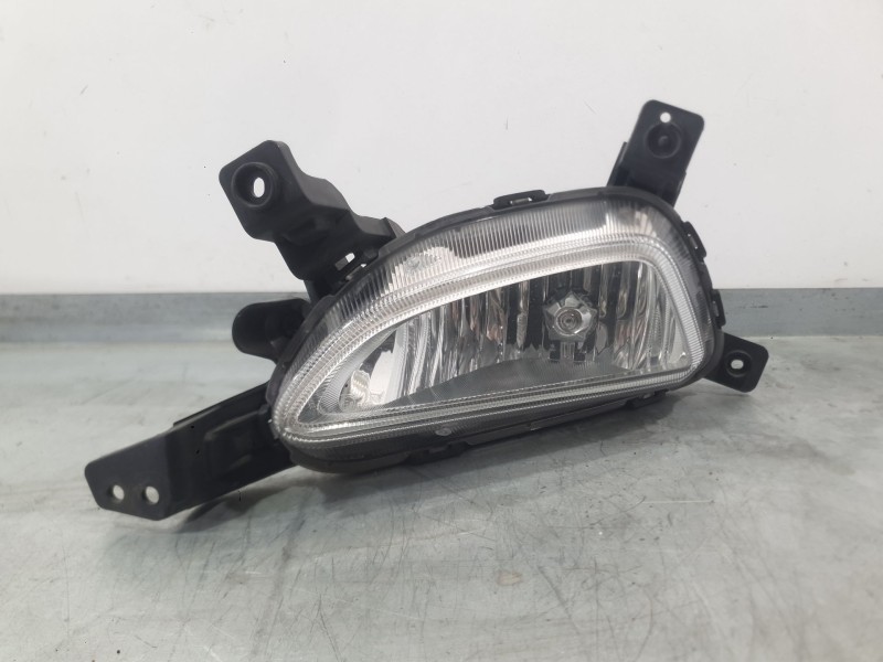 Recambio de faro antiniebla izquierdo para hyundai tucson (tl, tle) 1.7 crdi referencia OEM IAM 92201D7000  