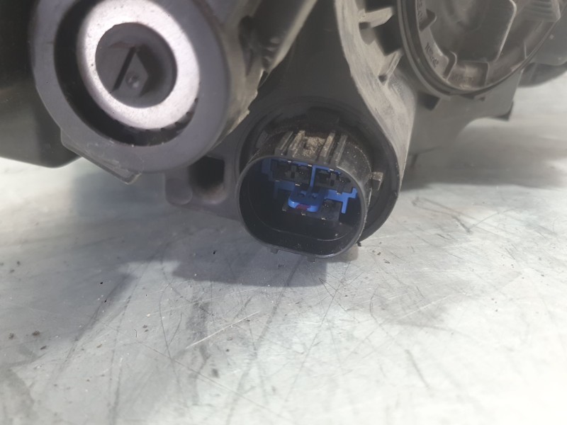Recambio de faro izquierdo para hyundai tucson (tl, tle) 1.7 crdi referencia OEM IAM 92101D7101  