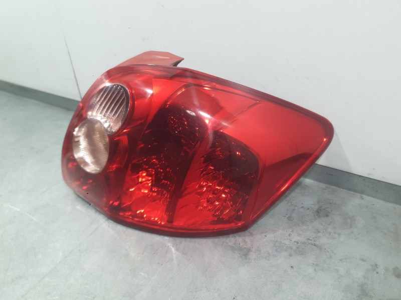 Recambio de piloto trasero derecho para toyota auris (_e15_) 1.4 d-4d (nde150_) referencia OEM IAM 8155102380  