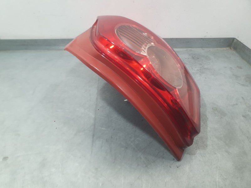 Recambio de piloto trasero derecho para toyota auris (_e15_) 1.4 d-4d (nde150_) referencia OEM IAM 8155102380  