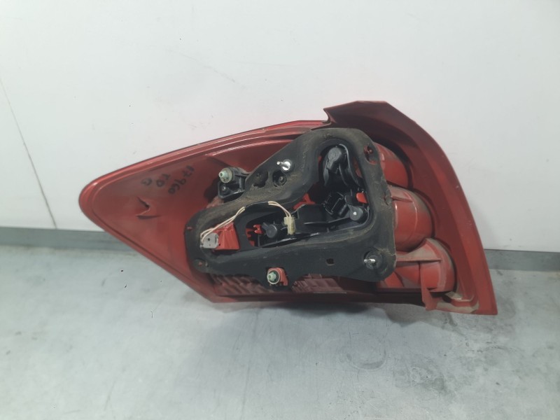 Recambio de piloto trasero derecho para toyota auris (_e15_) 1.4 d-4d (nde150_) referencia OEM IAM 8155102380  
