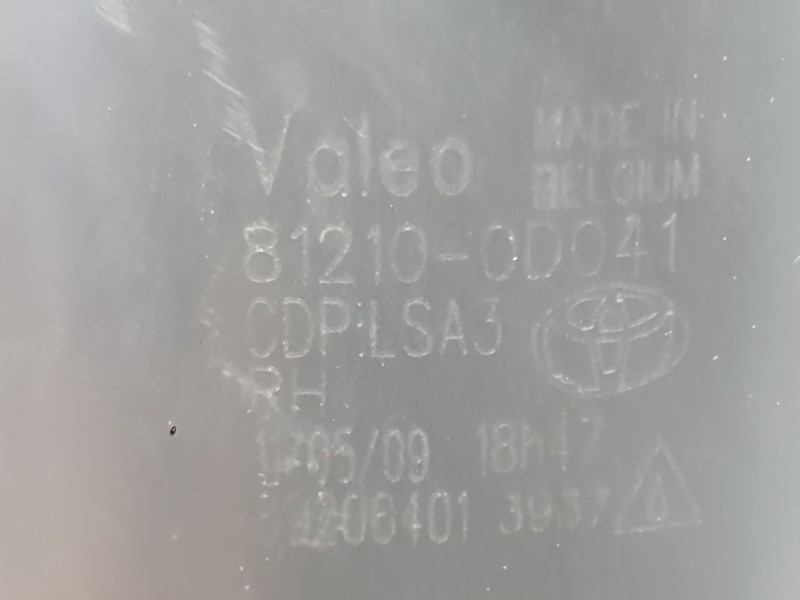 Recambio de faro antiniebla derecho para toyota auris (_e15_) 1.4 d-4d (nde150_) referencia OEM IAM 812100D042  