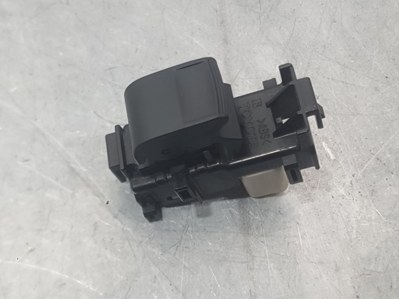 Recambio de mando elevalunas delantero derecho para toyota auris (_e15_) 1.4 d-4d (nde150_) referencia OEM IAM 8481002130  