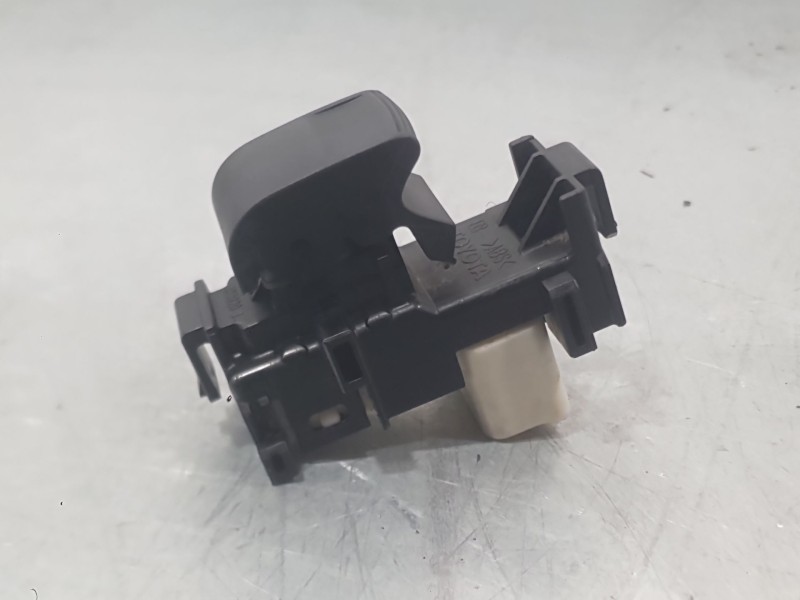 Recambio de mando elevalunas trasero derecho para toyota auris (_e15_) 1.4 d-4d (nde150_) referencia OEM IAM 8481002130  