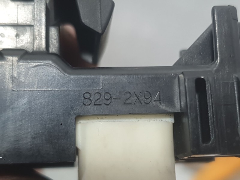 Recambio de mando elevalunas trasero derecho para toyota auris (_e15_) 1.4 d-4d (nde150_) referencia OEM IAM 8481002130  