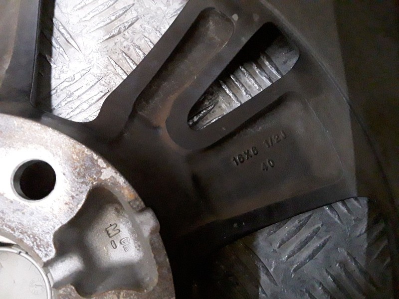 Recambio de llanta aluminio para nissan leaf (ze1) electric referencia OEM IAM 6x16 5 TORN ET40 ALUMINIO ROZADAS