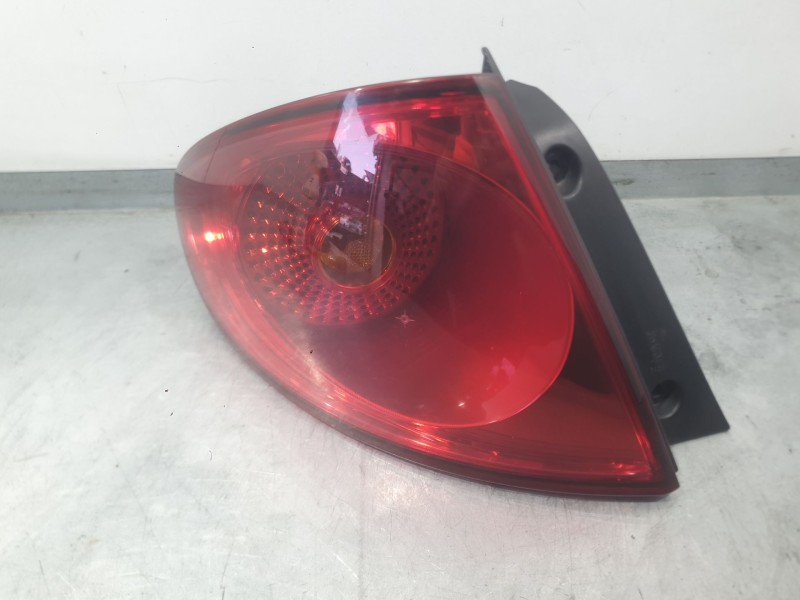 Recambio de piloto trasero izquierdo para seat toledo iii (5p2) 1.9 tdi referencia OEM IAM 5P5945111A9B9  