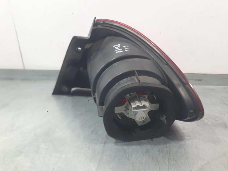 Recambio de piloto trasero izquierdo para seat toledo iii (5p2) 1.9 tdi referencia OEM IAM 5P5945111A9B9  