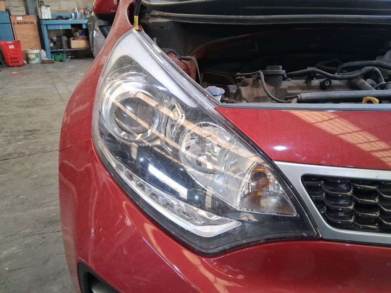 Recambio de faro derecho para kia rio iii (ub) 1.2 cvvt referencia OEM IAM 921021W290  