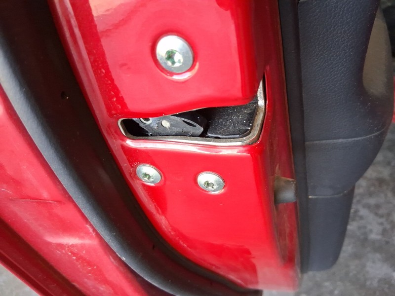 Recambio de cerradura puerta delantera izquierda para kia rio iii (ub) 1.2 cvvt referencia OEM IAM 813111W030  