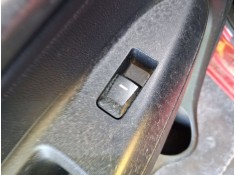 MANDO ELEVALUNAS TRASERO IZQUIERDO 935801W000 