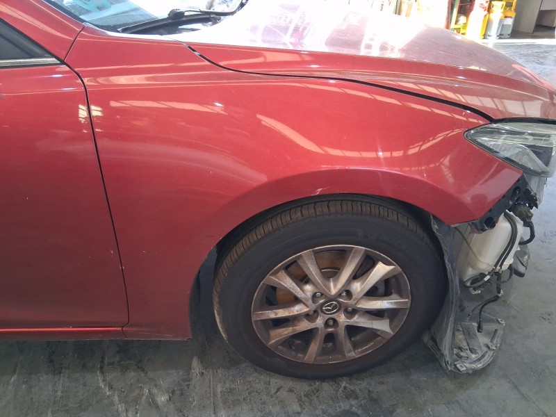 Recambio de aleta delantera derecha para mazda 3 (bm, bn) 2.0 referencia OEM IAM B45A52111B  