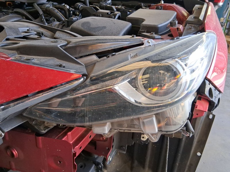 Recambio de faro izquierdo para mazda 3 (bm, bn) 2.0 referencia OEM IAM BHR1510L0A  
