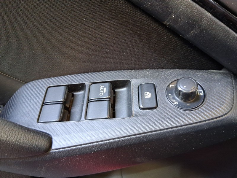 Recambio de mando elevalunas delantero izquierdo para mazda 3 (bm, bn) 2.0 referencia OEM IAM BHR166350A C/MANDO RETROVISOR 