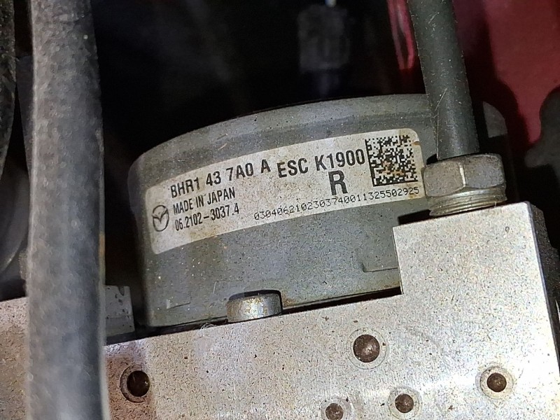 Recambio de abs para mazda 3 (bm, bn) 2.0 referencia OEM IAM B4Y2437A0B  