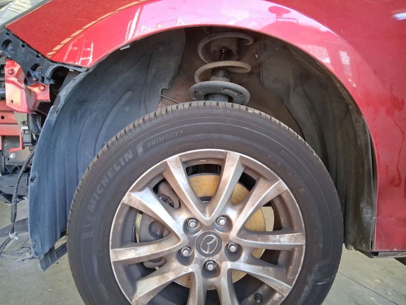 Recambio de plastico pase rueda del. izq. para mazda 3 (bm, bn) 2.0 referencia OEM IAM B45A56140H  