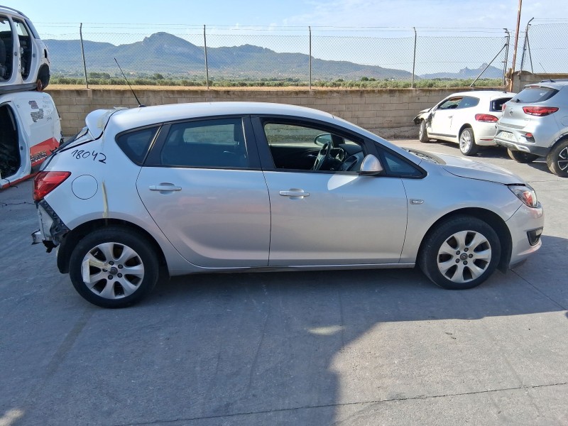 opel astra j (p10) del año 2014