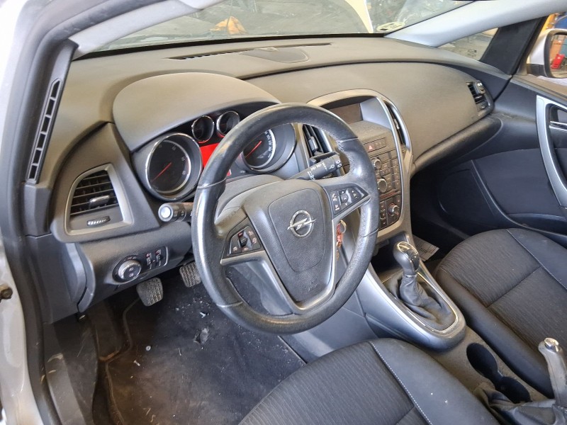 opel astra j (p10) del año 2014