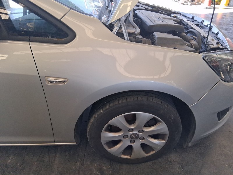 Recambio de aleta delantera derecha para opel astra j (p10) 1.7 cdti (68) referencia OEM IAM 13390003  