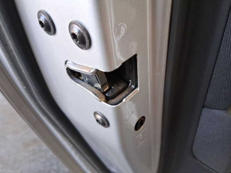 Recambio de cerradura puerta trasera izquierda para opel astra j (p10) 1.7 cdti (68) referencia OEM IAM 13579557  