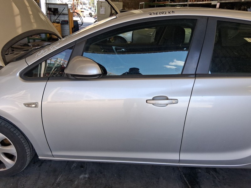 Recambio de puerta delantera izquierda para opel astra j (p10) 1.7 cdti (68) referencia OEM IAM 13330765  