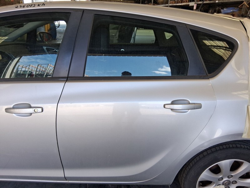 Recambio de puerta trasera izquierda para opel astra j (p10) 1.7 cdti (68) referencia OEM IAM 13285610  